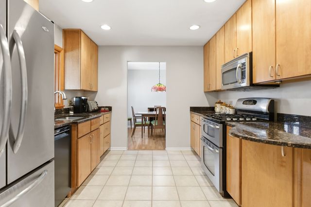 329 Tanoak Lane, Naperville, IL 60540