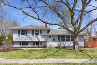 329 Tanoak Lane, Naperville, IL 60540