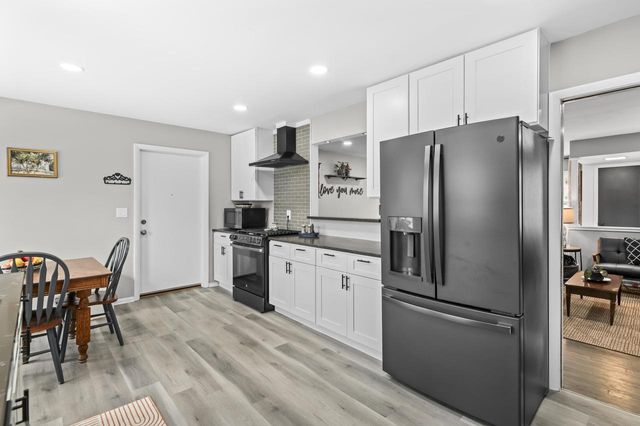 4662 N Parkside DRIVE, Wauwatosa, WI 53225