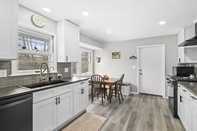 4662 N Parkside DRIVE, Wauwatosa, WI 53225