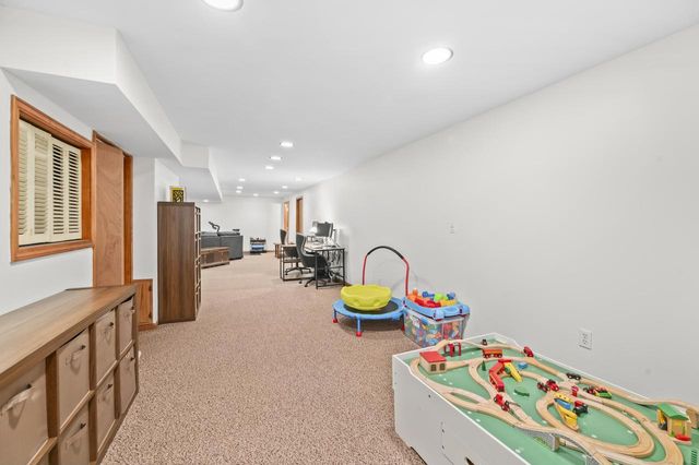 4662 N Parkside DRIVE, Wauwatosa, WI 53225