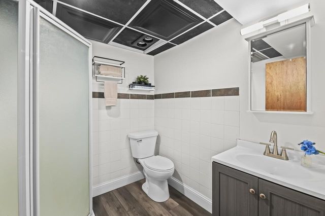 4662 N Parkside DRIVE, Wauwatosa, WI 53225