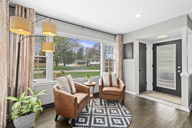 4662 N Parkside DRIVE, Wauwatosa, WI 53225