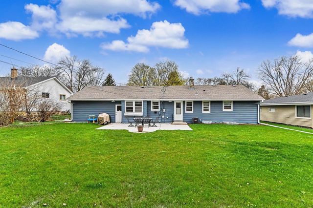 4662 N Parkside DRIVE, Wauwatosa, WI 53225