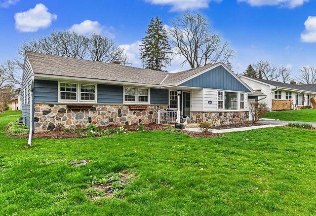 4662 N Parkside DRIVE, Wauwatosa, WI 53225