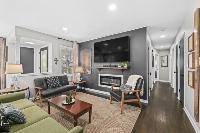 4662 N Parkside DRIVE, Wauwatosa, WI 53225