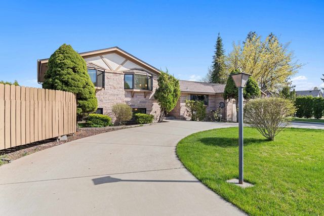 7910 N Panorama Dr, Spokane, WA 99208