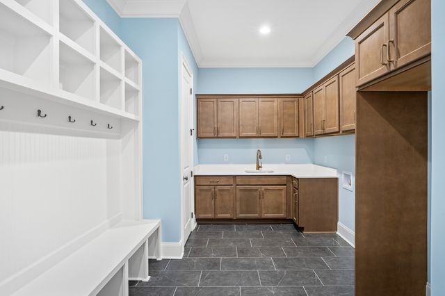 7293 Ruzek Ct, Fairview, TN 37062