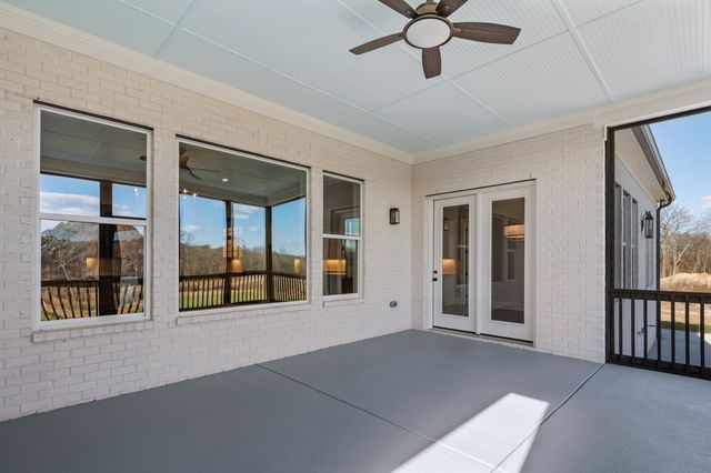 7293 Ruzek Ct, Fairview, TN 37062