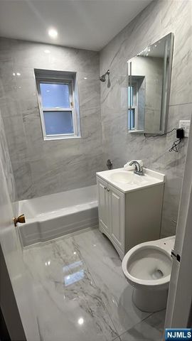 154 Bowers Street 2D, Jersey City, NJ 07307