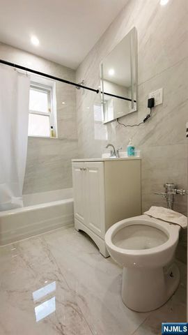 154 Bowers Street 2D, Jersey City, NJ 07307