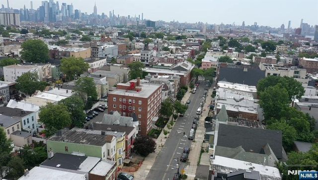 154 Bowers Street 2D, Jersey City, NJ 07307