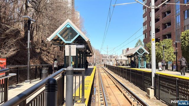 154 Bowers Street 2D, Jersey City, NJ 07307