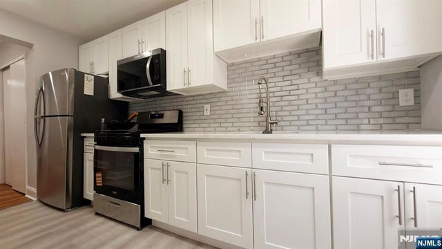 154 Bowers Street 2D, Jersey City, NJ 07307