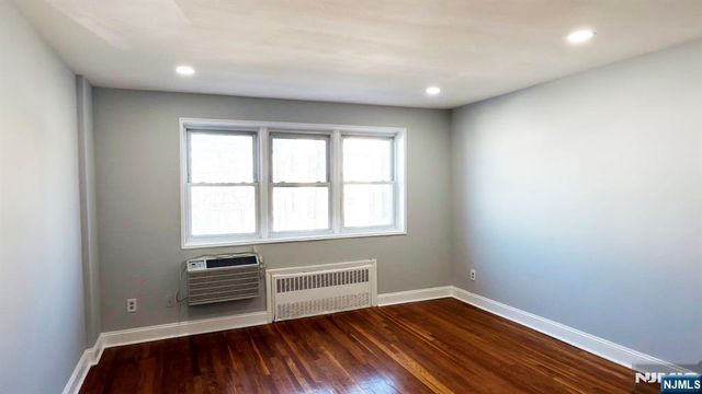 154 Bowers Street 2D, Jersey City, NJ 07307