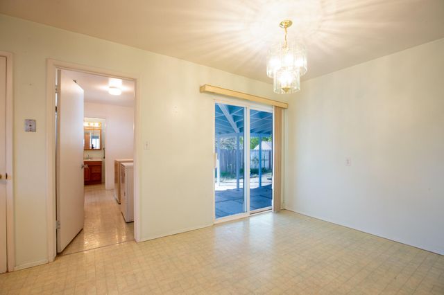 2100 Deerfield Avenue, Redding, CA 96002