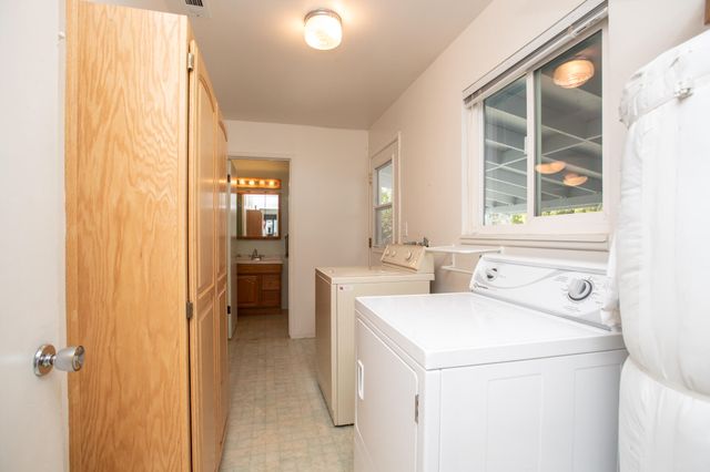 2100 Deerfield Avenue, Redding, CA 96002