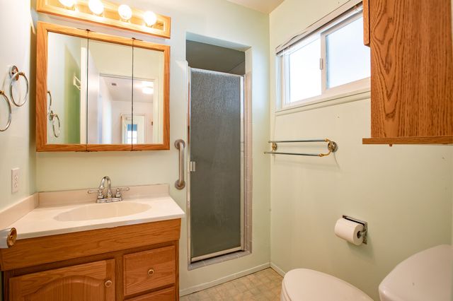 2100 Deerfield Avenue, Redding, CA 96002