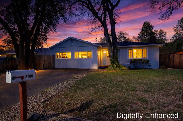 2100 Deerfield Avenue, Redding, CA 96002