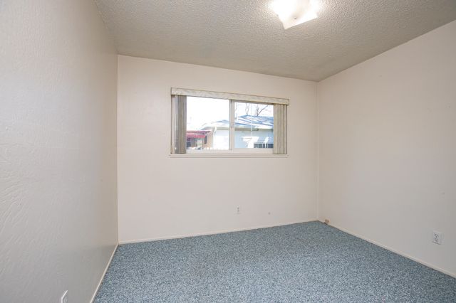 2100 Deerfield Avenue, Redding, CA 96002