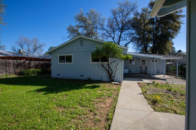 2100 Deerfield Avenue, Redding, CA 96002
