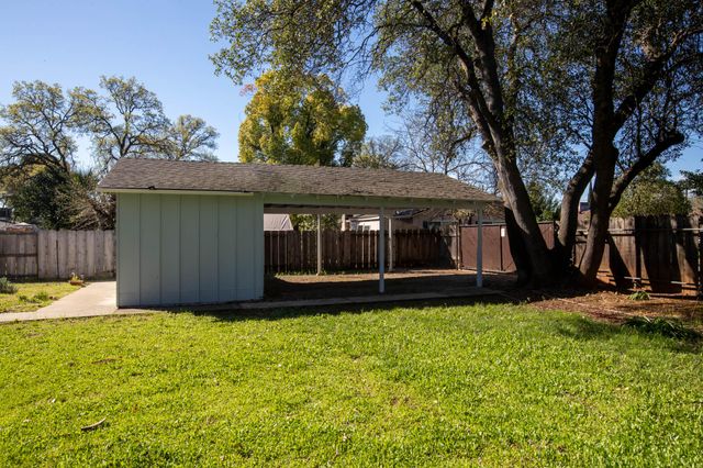 2100 Deerfield Avenue, Redding, CA 96002