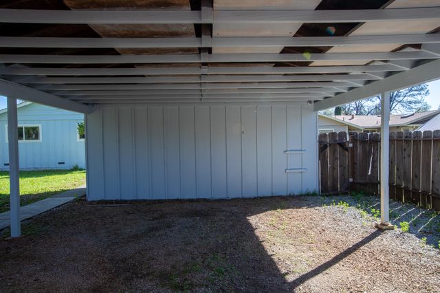 2100 Deerfield Avenue, Redding, CA 96002