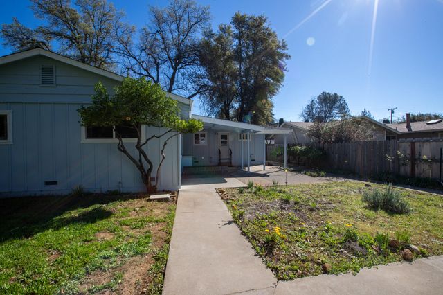 2100 Deerfield Avenue, Redding, CA 96002