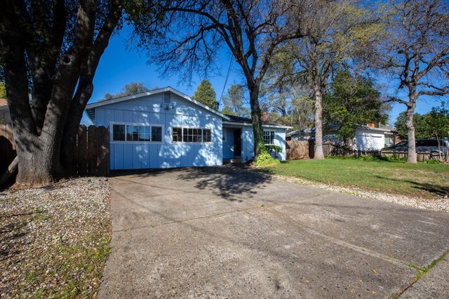 2100 Deerfield Avenue, Redding, CA 96002