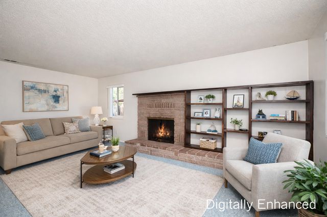 2100 Deerfield Avenue, Redding, CA 96002