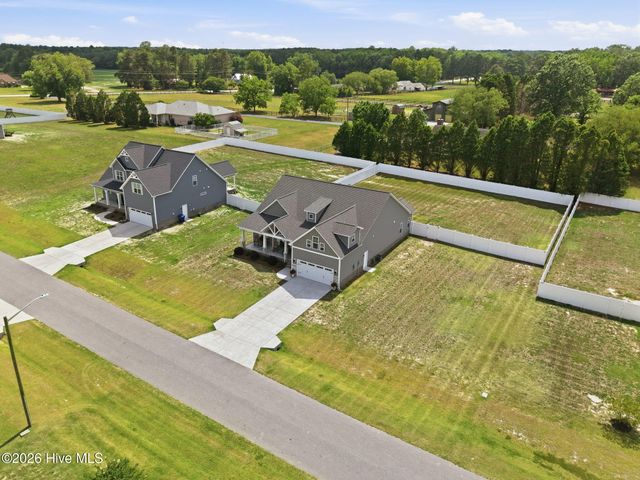 310 Shortleaf Drive, Grimesland, NC 27837