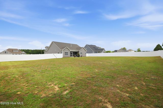 310 Shortleaf Drive, Grimesland, NC 27837