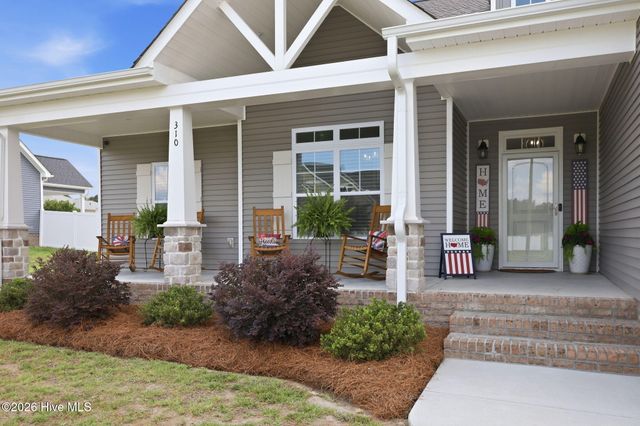310 Shortleaf Drive, Grimesland, NC 27837