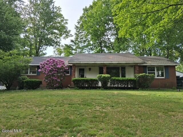11 Matthew Drive, Schaghticoke, NY 12154