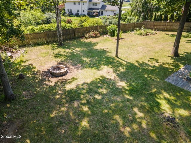11 Matthew Drive, Schaghticoke, NY 12154