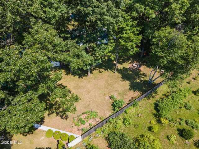 11 Matthew Drive, Schaghticoke, NY 12154