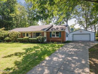11 Matthew Drive, Schaghticoke, NY 12154