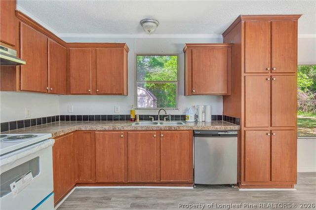 1234 Shaw Road, St Pauls, NC 28384