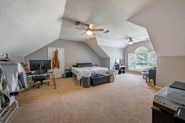 1101 Rustling Oaks Dr, Pleasant View, TN 37146