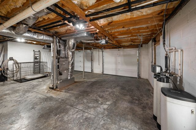 1101 Rustling Oaks Dr, Pleasant View, TN 37146