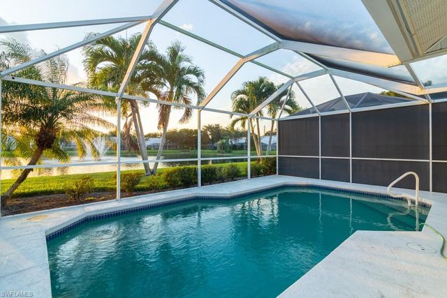 2230 Stacil CIR, Naples, FL 34109