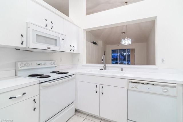 2230 Stacil CIR, Naples, FL 34109