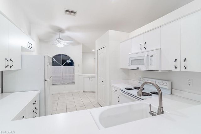 2230 Stacil CIR, Naples, FL 34109