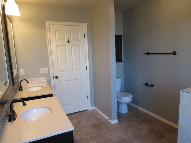 17516 Black Hawk Drive, Edmond, OK 73012
