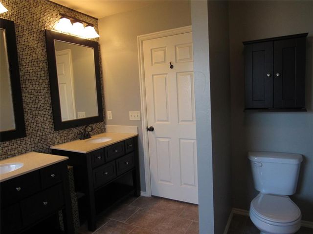 17516 Black Hawk Drive, Edmond, OK 73012