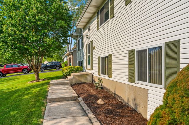 1807 Forest Lane, Crown Point, IN 46307