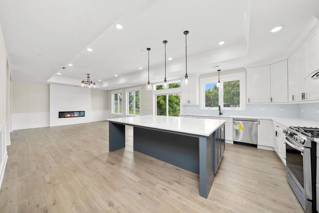 7620 Garden Lane, Justice, IL 60458