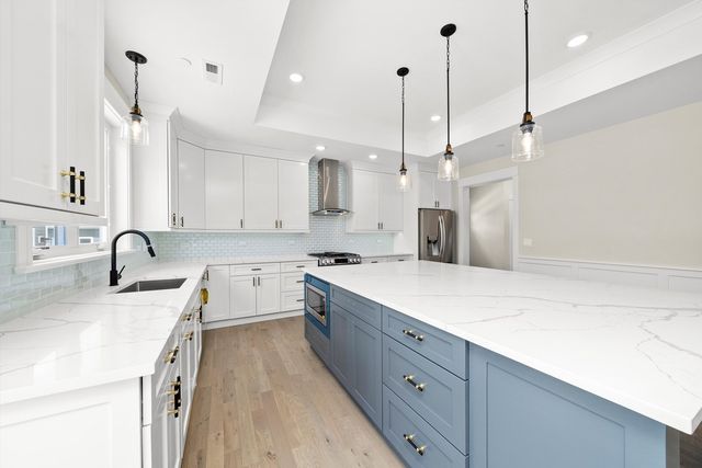 7620 Garden Lane, Justice, IL 60458