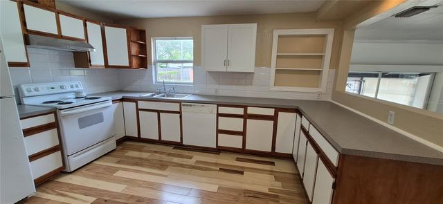 425 40TH AVENUE NE, St Petersburg, FL 33703