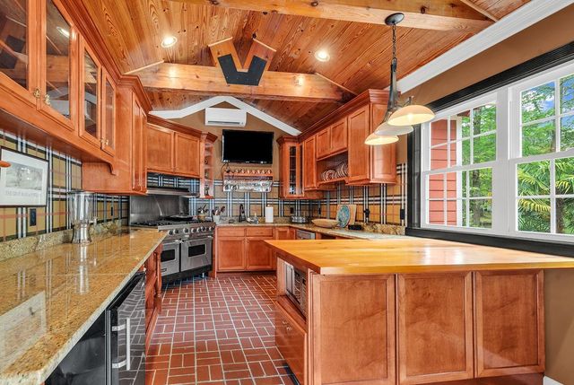 163 Angel Oak Dr., Pawleys Island, SC 29585
